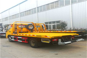 永登附近拖车救援搭电